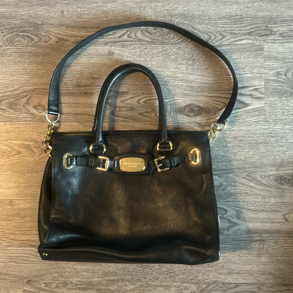 Michael Michael Kors Black Leather East West Hamilton Tote Black Leather